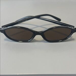 NWOT Trendy Oval Sunglasses